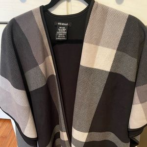 Ike Behar cape